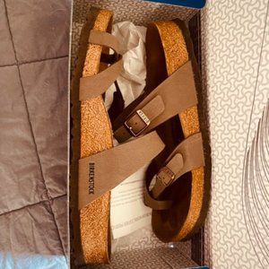 Gently Used Brown Birkenstocks